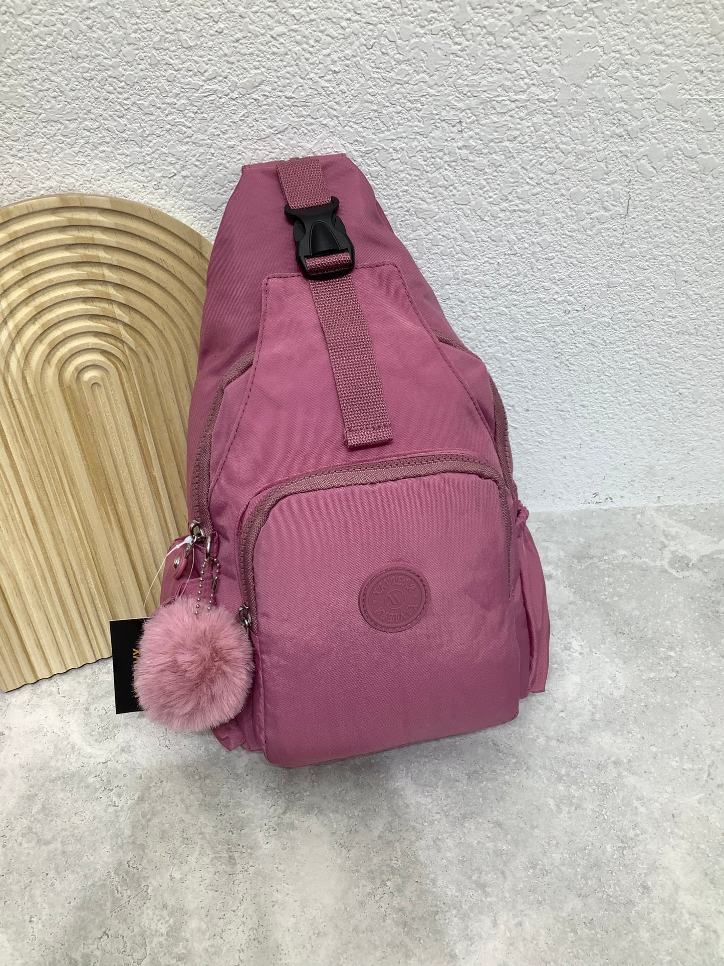 Mochila Bolsa Transversal Compacta Unissex – Uso de Ombro ou Costas, Material Impermeável, Leve e Versátil XV-2411