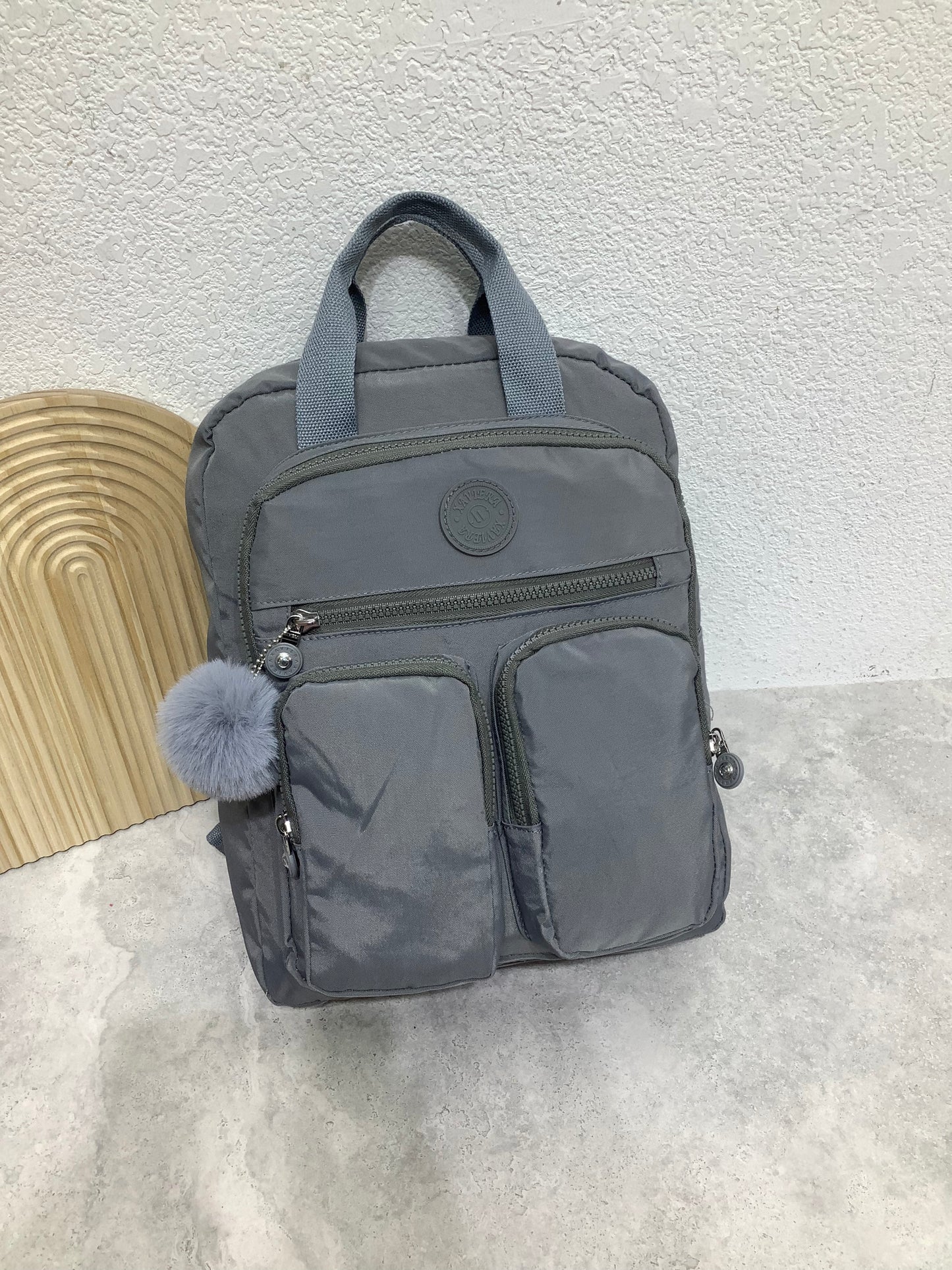 Mochila feminina Casual Nylon impermeável Múltiplos Bolsos – Leve e Versátil XV-2411