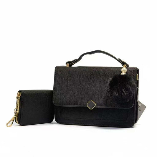 Bolsa Transversal Feminina XV2505 com Carteira e Pompom – Design Elegante em Couro Sintético XV2505